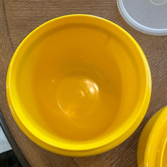 Pristine condition Tupperware yellow 2 piece set.  Lids. Never microwaved in - Picture 5 of 6